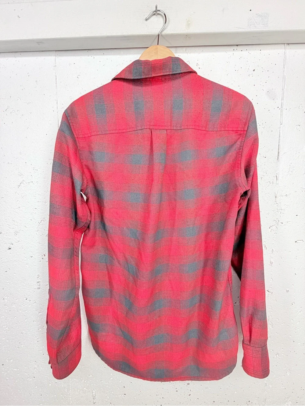 North Face Men’s Small Red Plaid Lightweight Flannel Long Sleeve Shirt